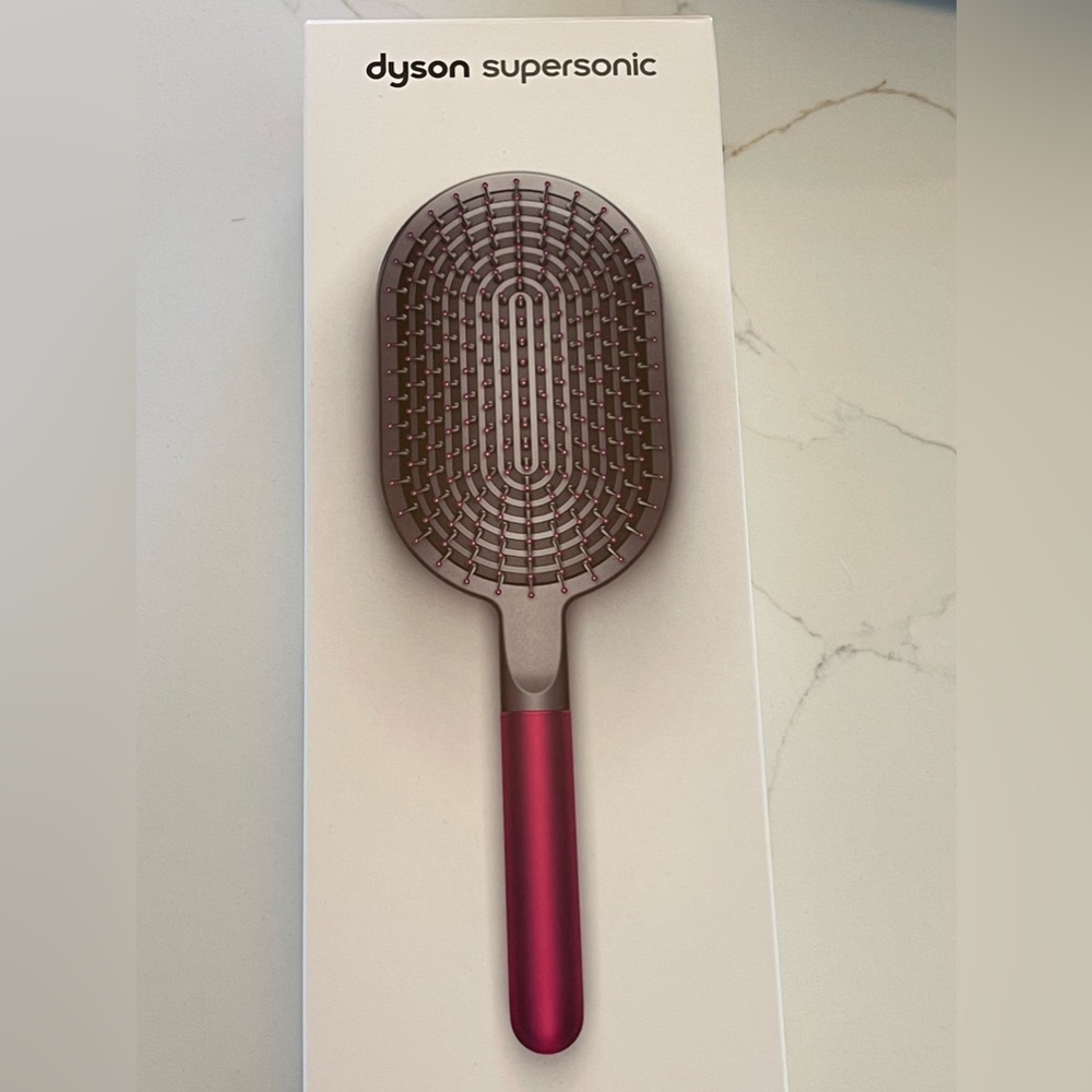 Dyson supersonic brush never used